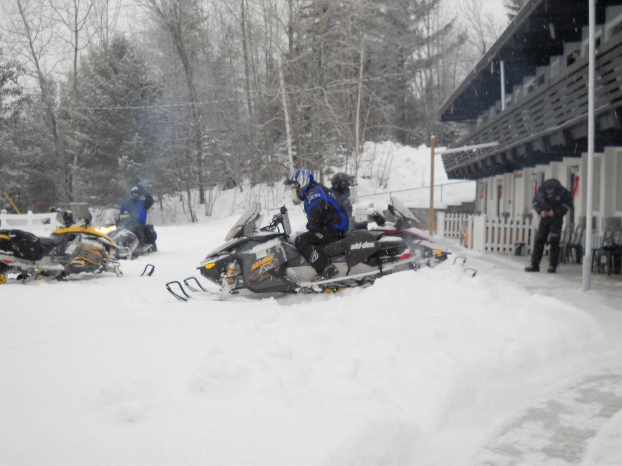 Lakeview Motel Haliburton Luaran gambar