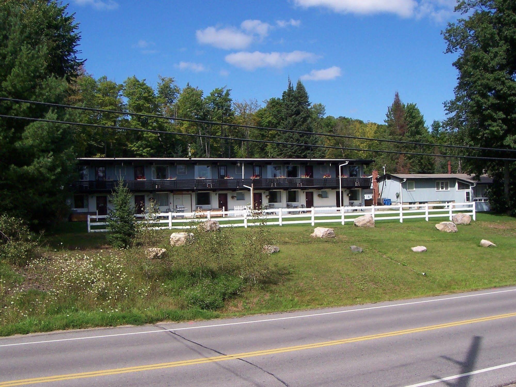 Lakeview Motel Haliburton Luaran gambar